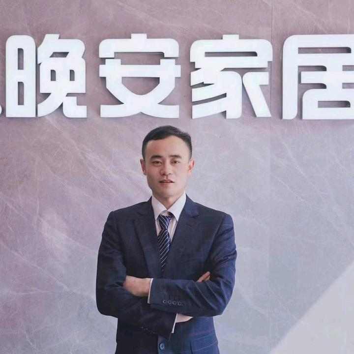 武汉汉口北龙田家居潮流男生图片