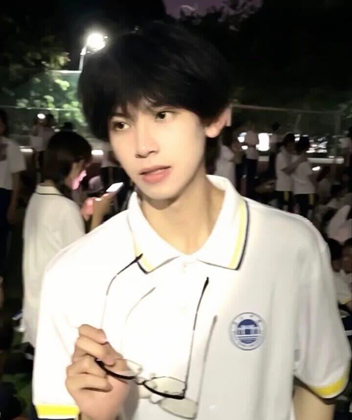 新鲜魅惑灵动助理写真照高清原图这是你们喜欢的男高中生吗第6张