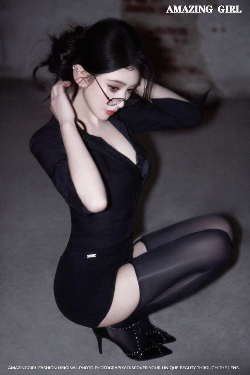 钓系姐姐?性感化为武器。治愈校园风浴袍辣妹私藏