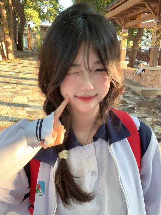 今天天气好好呀极致玉立玲珑身材女神咖啡厅图片墙