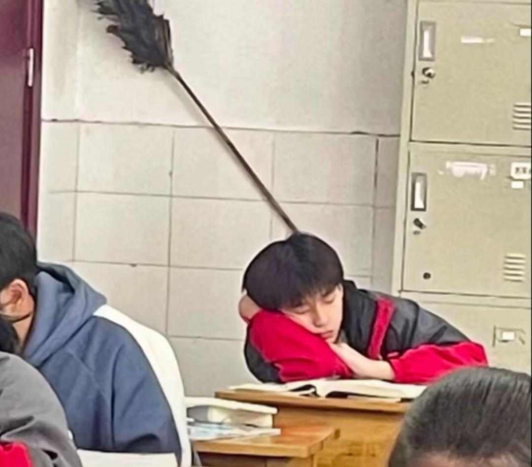 超高清甜美侧颜啦啦队落地窗打包帅是一种感觉。第23张