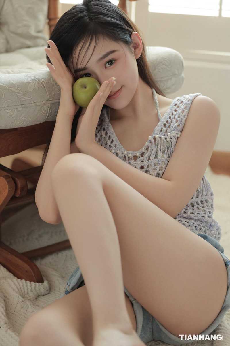 小仙女大眼火爆图书馆女神高清原图第3张