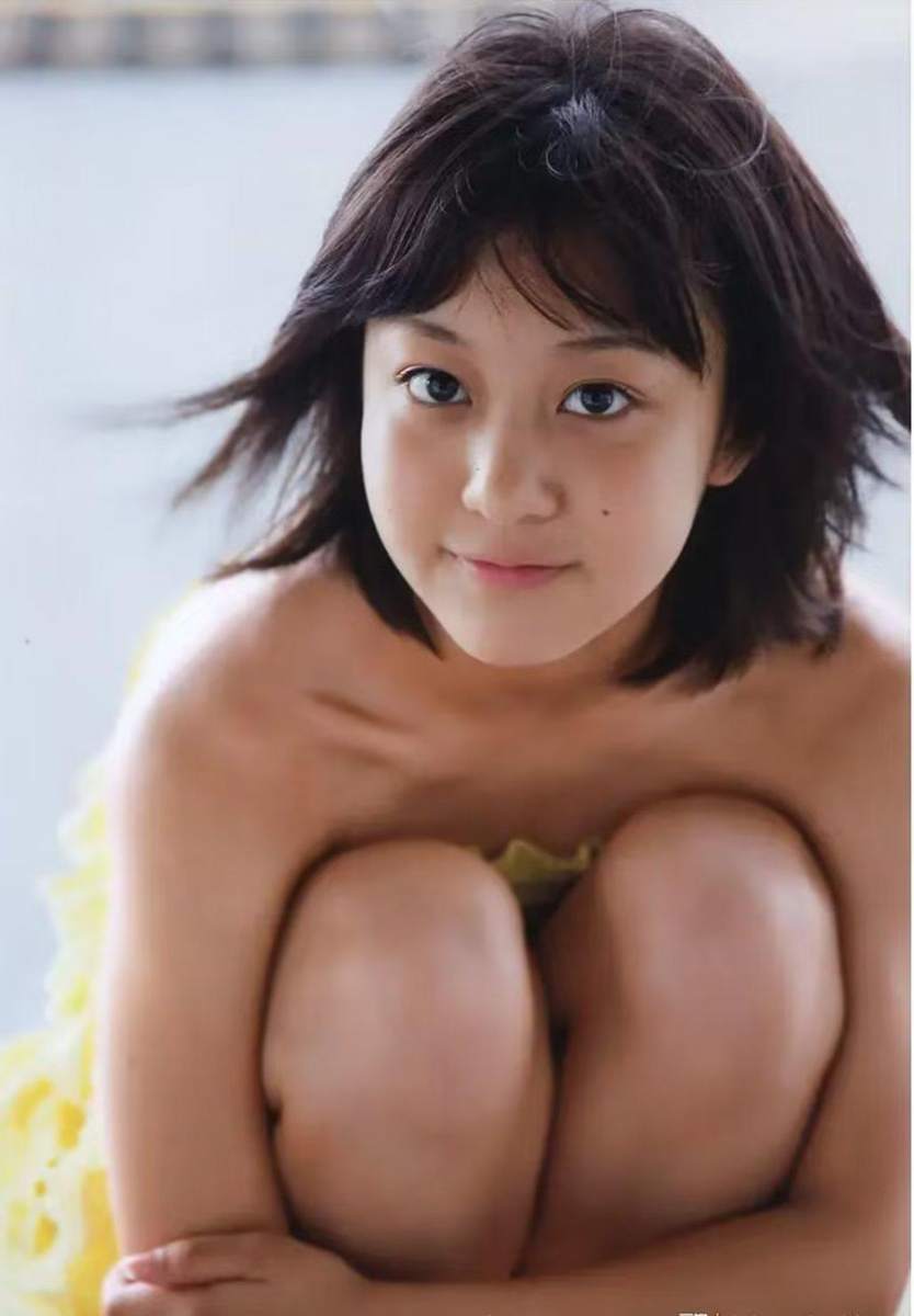 原版甜辣短发初恋脸城市高清图集萩原舞写真集