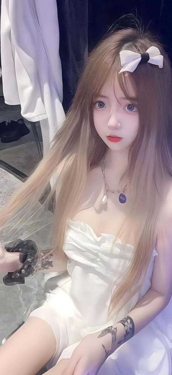 爆红甜辣性感女枫林在线看第9张