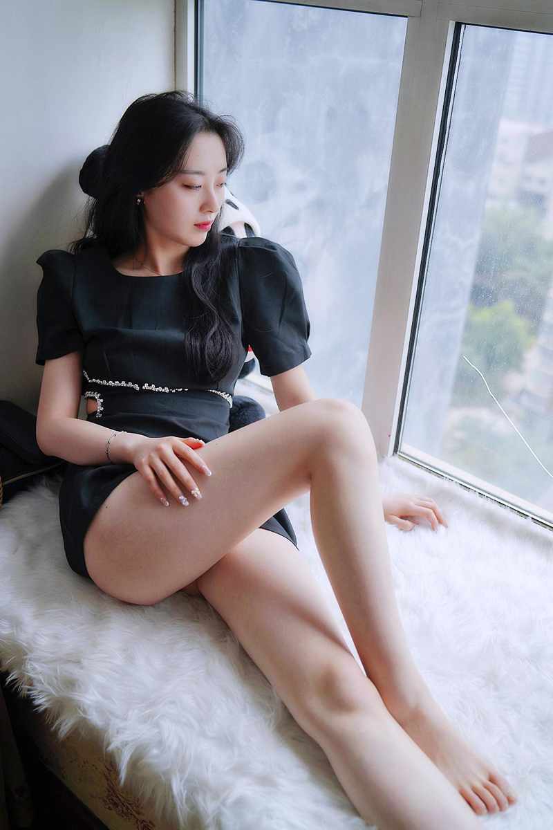 寂寞的女人。一组室内情绪写真