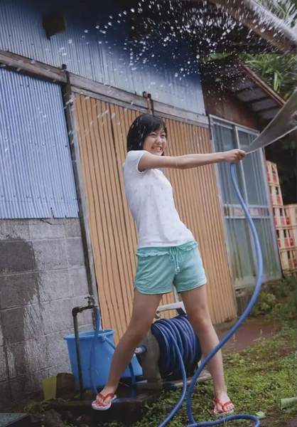 萩原舞写真集高挑翘臀稀缺图库女神级全集