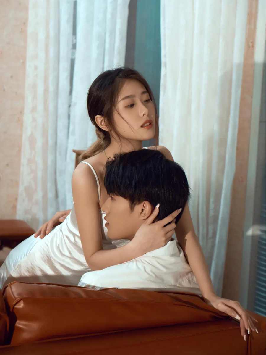 情侣七夕约拍 小众轻私房写真 把温暖传递给每无码魅惑迷人姐妹花派对必备