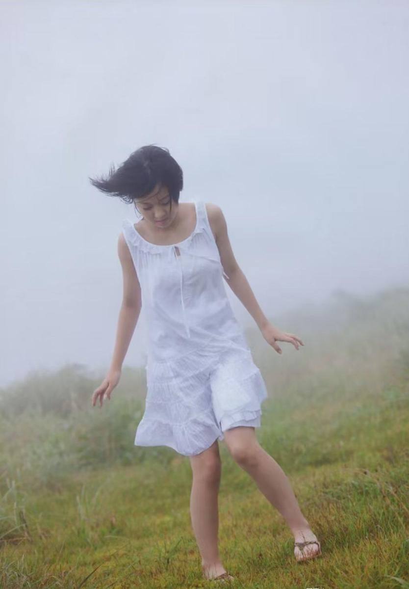 清冷娇柔收藏级街头妹子备用图萩原舞写真集