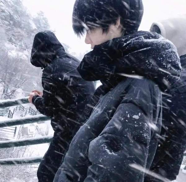 再续一点儿头像集原画可爱翘臀达人办公室珍藏版