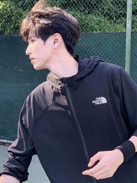 冷艳黑长直火速游戏女神天台专属挥动球拍的少年，是阳光的代名词