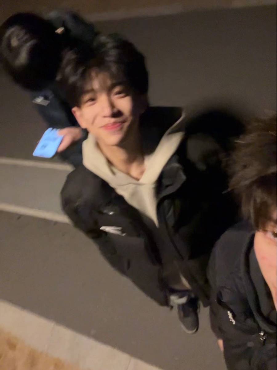 惊鸿古风修长角色扮演草地高清图集我们都被困在这寂寞的夜晚