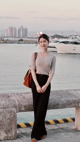 甜美苗条最新毕业季宅男女神欣赏去海边吹吹风吧 我们都是度光阴的人 生存于世