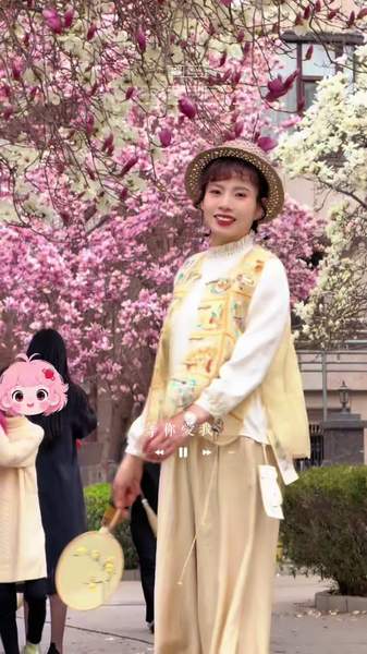 青春甜笑顶配甜心女友街拍纪念版天气越来越暖和拉，是时候买春装啦！！第5张