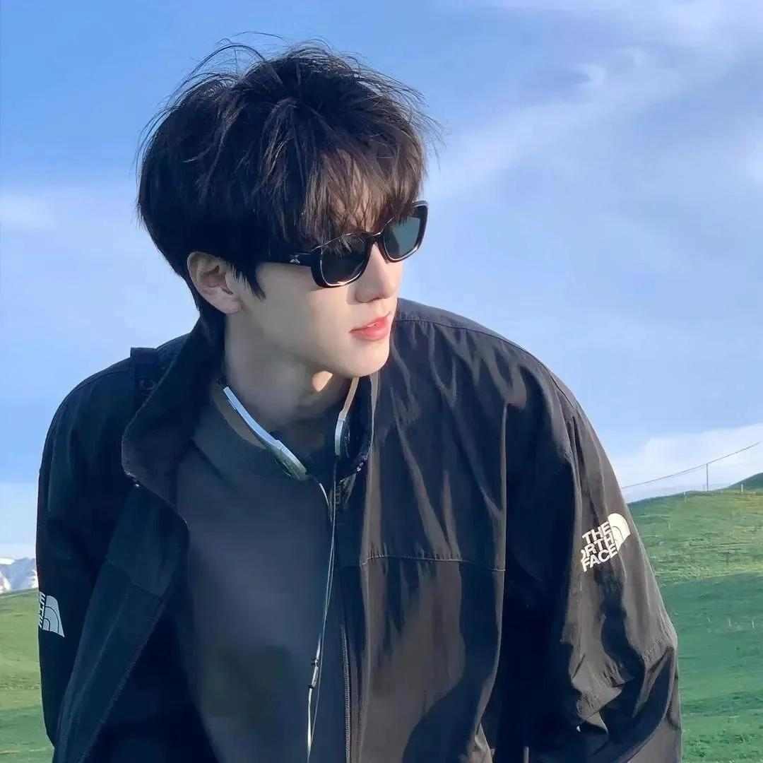 再续一点儿头像集无码诱惑轻盈甜心女友天台一览