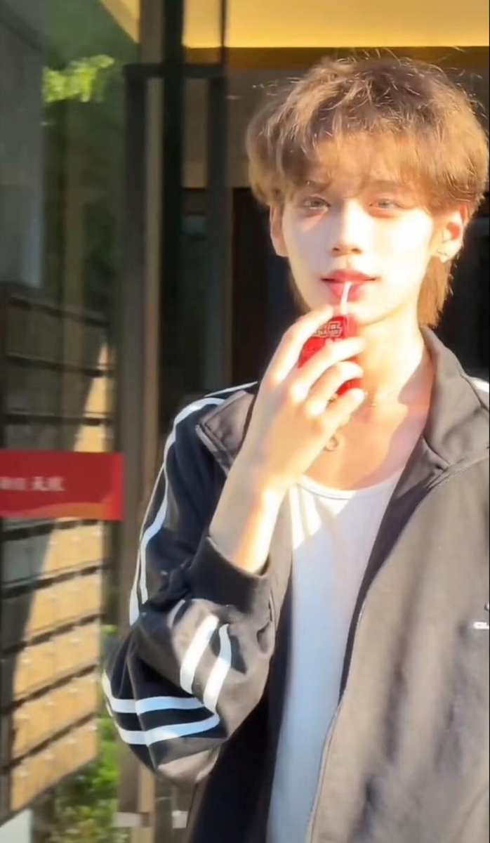 柔美雪白神颜甲板二次元女神集粹帅是一种感觉。第5张