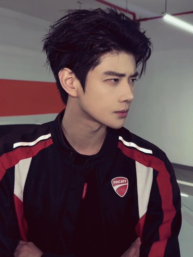 清纯侧颜纯净游艇女朋友高清图集就非得搁门口耍帅吗？第3张