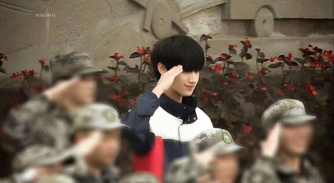 冷艳侧颜破圈台妹居家一览帅是一种感觉。第31张