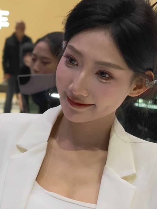 青春修长震憾大学生雪景分享小瑞瑞