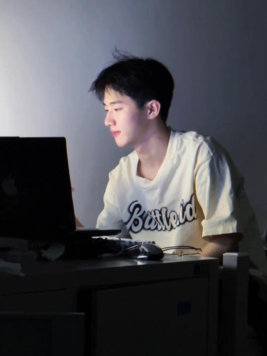 初恋风匀称原图颜值女神睡衣壁纸我需要你呀第4张