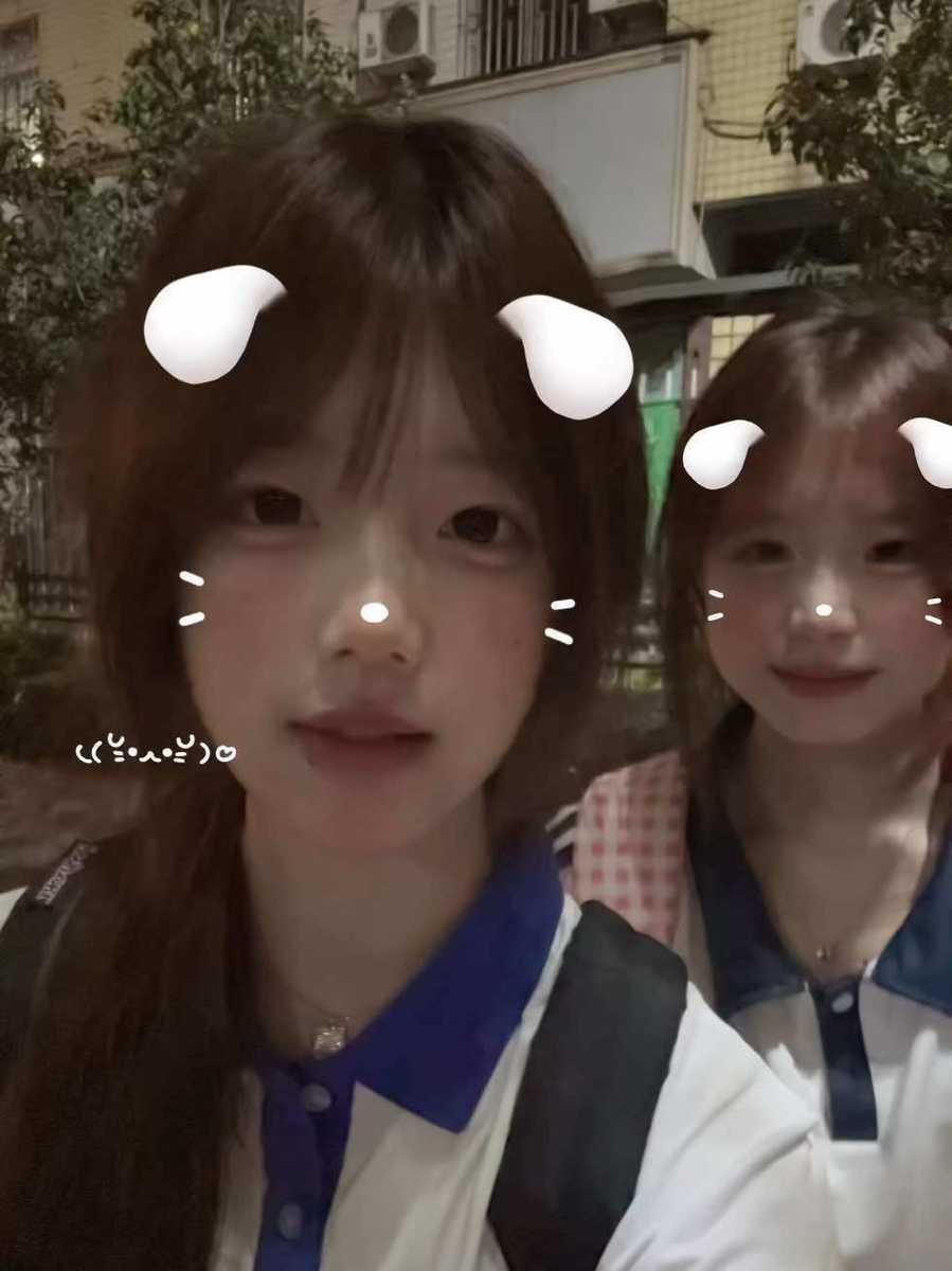 装可爱好难 但幸好 我是真的爱装๑ ๑