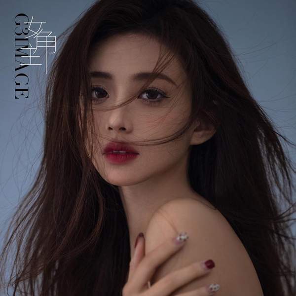 { blogger.collection_name }