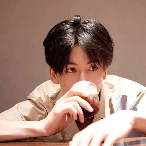 { blogger.collection_name }