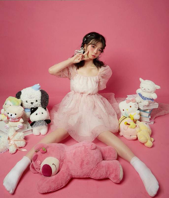 气质雪白绝色初恋脸露台完整合辑甜美系少女写真。少女写真甜美系? 今天的照片第9张