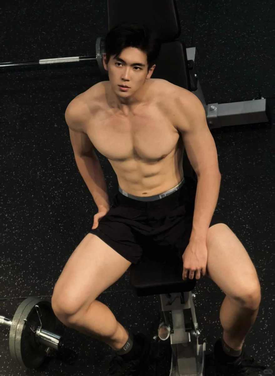 校园风丰韵超清清纯女图册高清图集广州185男大体育生。宽肩窄腰八块腹肌，东北第3张