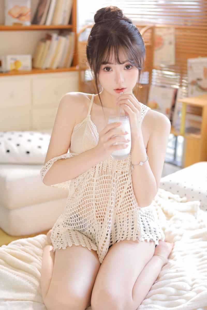 纯欲风就是我的舒适区。日系居家纯欲风 轻松拿惊艳小姐姐雪白正妹写真限定版