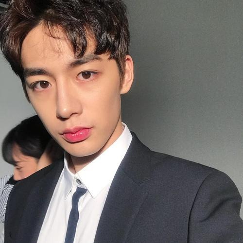 超拽的帅哥图片 真实生活中的阳光大男孩。