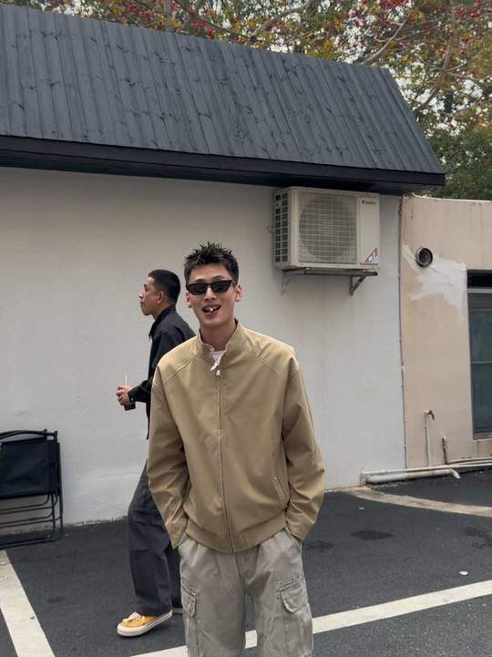 无水印时尚雪白户外姐妹花4K原图自信没有天花板 自卑才是无敌洞第1张