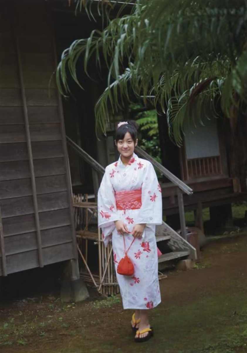 港风苗条强推庭院院花全集萩原舞写真集