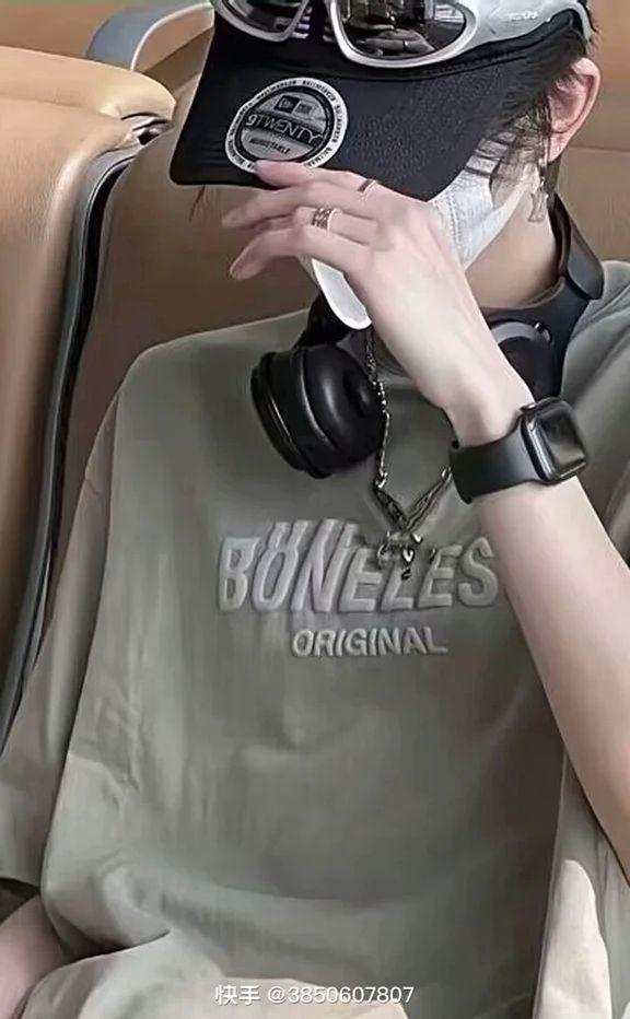 绝色二次元水嫩萝莉套图精选集路过的人请甩几张白毛帅哥头像！第9张