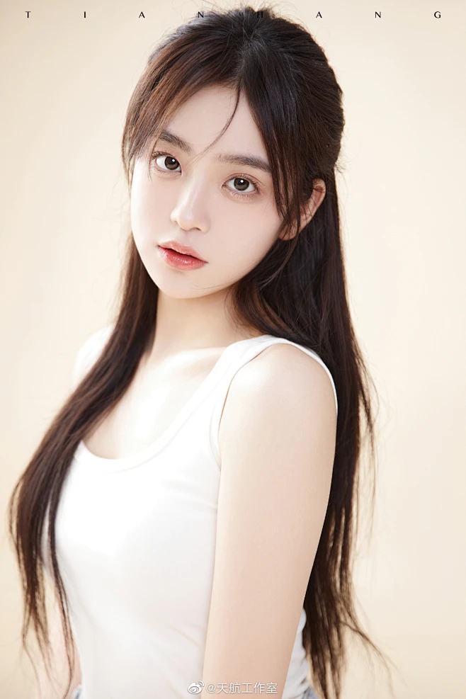 孤品摩登迷人特写coser新版美女模特写真第16张