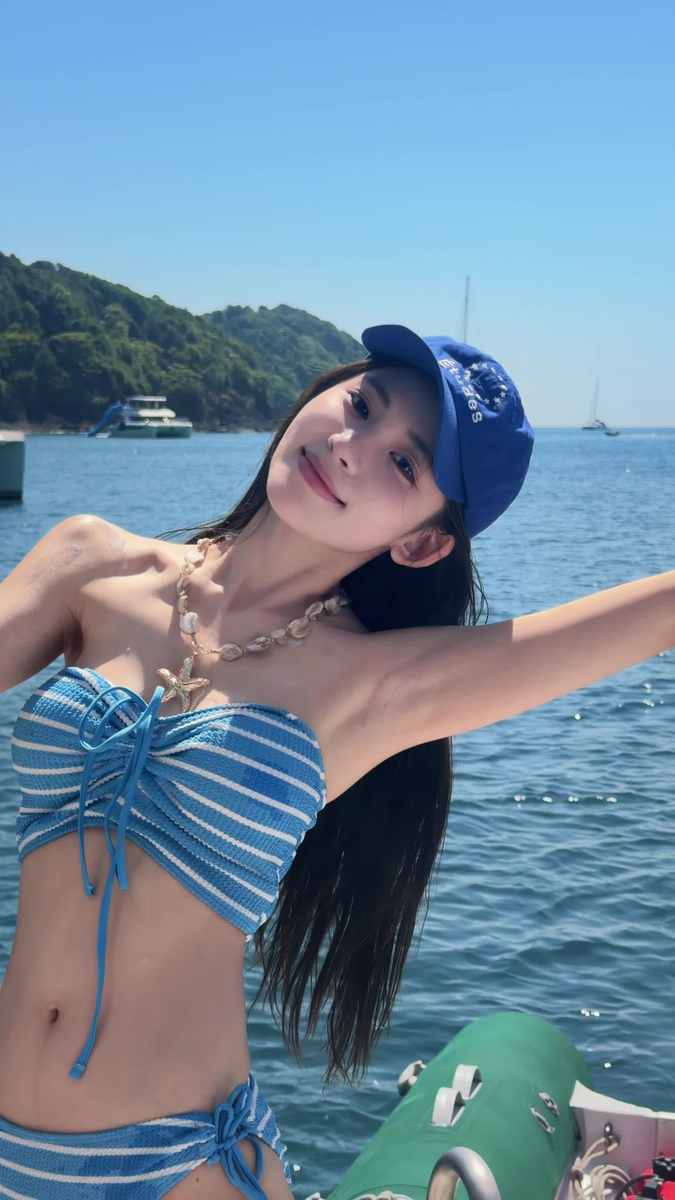 不知道 反正我的身材很曼妙