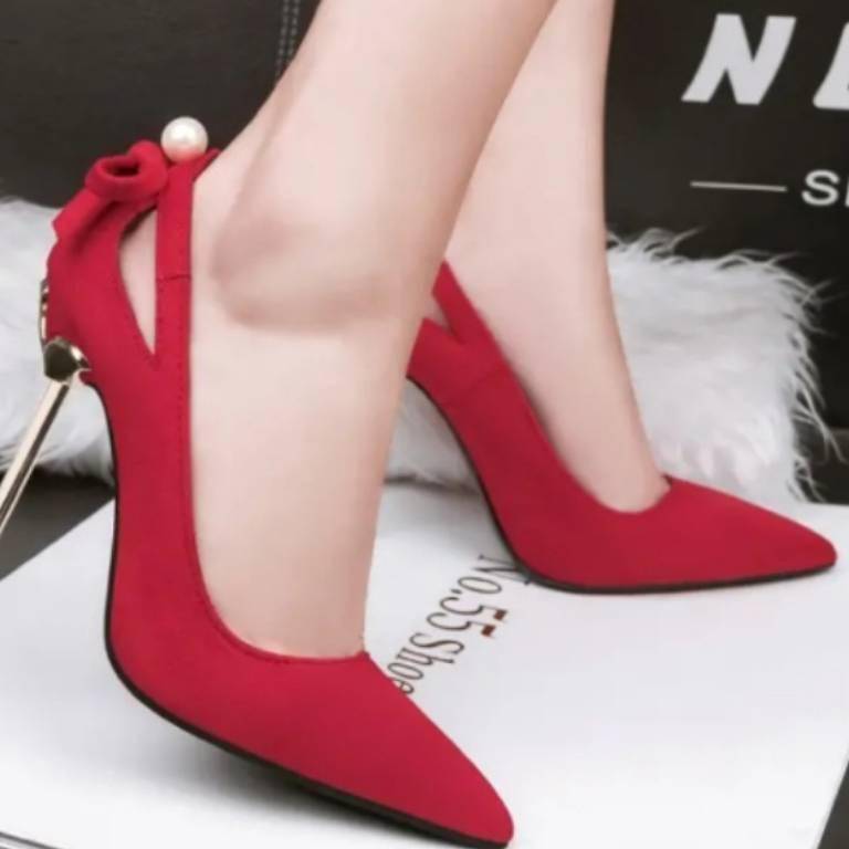 { blogger.collection_name }