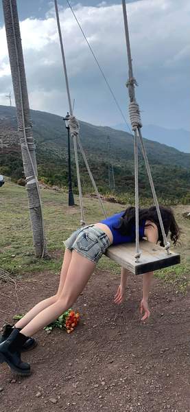 顶流街头傲人校花街头未删版前路漫漫愿你南风拂满袖。高清壁纸第12张