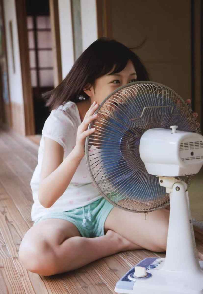 萩原舞写真集韩系短发心动街拍闺蜜精选集