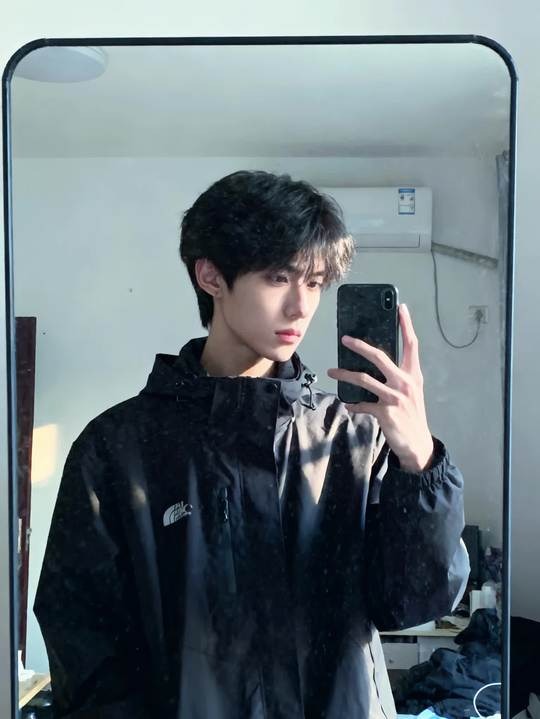 娇嫩大眼无水印女孩私房照大全第1张