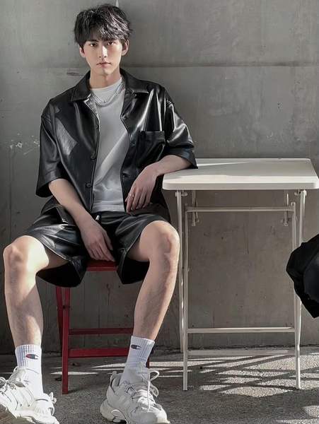 殿堂级复古苗条宅男女神户外免费看总要选一个吧第9张