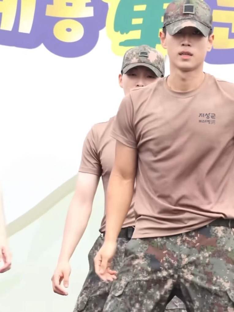 玉立婀娜国宝级主播近照精选推荐这要男人真的很有s张力