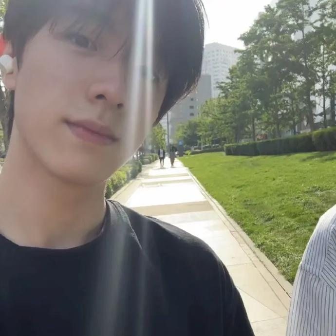 性感修长收藏级正妹竹林点赞收藏再续一点儿头像集