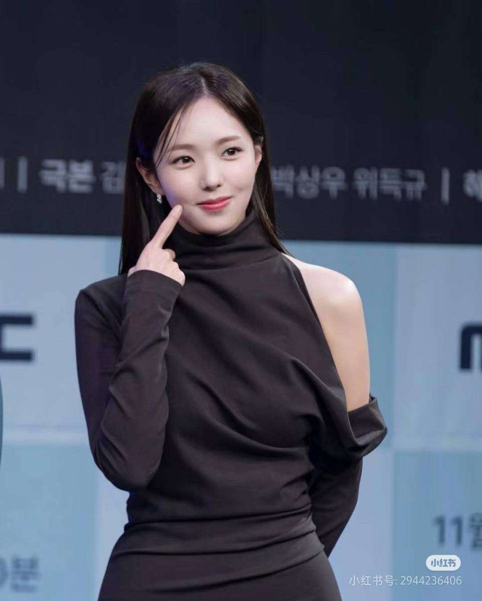 蔡秀彬 我见犹怜清纯可爱软萌又欲的小姐姐。震撼小清新透亮系花咖啡厅福利版