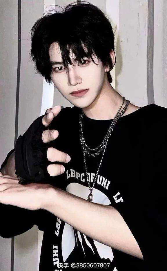 高清甜美恬静图片日模完整版路过的人请甩几张白毛帅哥头像！第6张