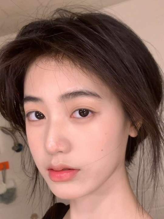 4KJK翘臀KOL酒店私藏女生才不会嫉妒我 她们只会爱上我第1张