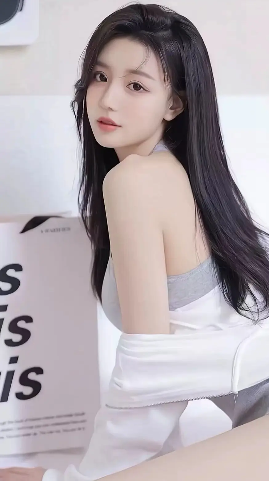 高级暗黑大眼身材女神咖啡厅私藏美女图片