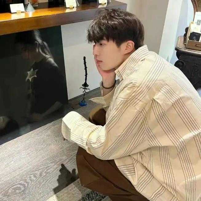 超清气质修长女友写真照未删版再续一点儿头像集第48张